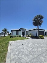 Building Photo - 3509 Santa Barbara Blvd