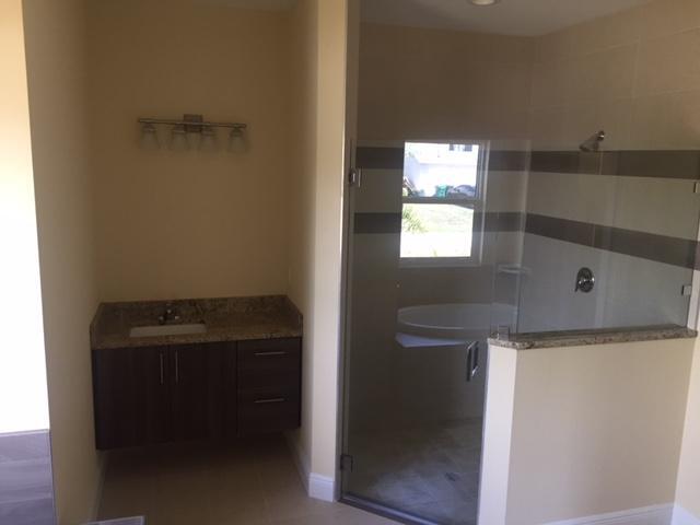 Building Photo - 4261 SW Walker St