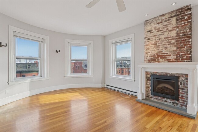 Building Photo - 583 Massachusetts Ave