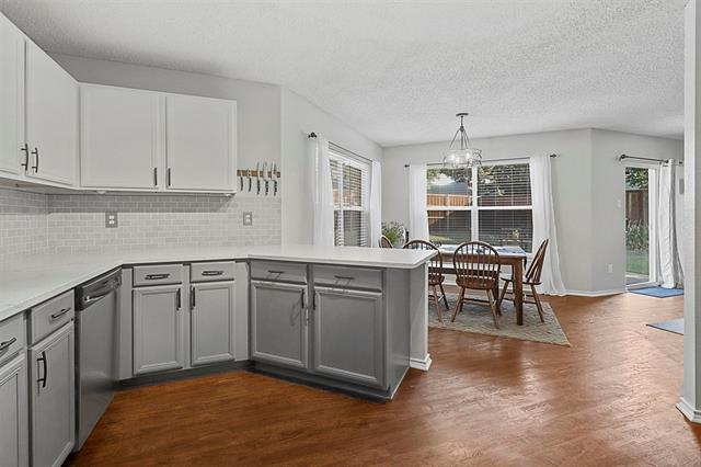 Building Photo - 2202 Barton Springs Dr
