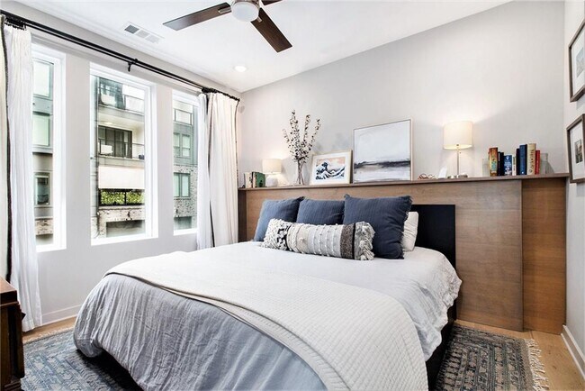 Building Photo - 395 Pratt Dr SE