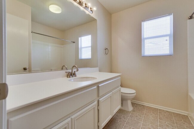 Building Photo - Gorgeous 4 Bedroom Santa Fe Hills Home With a Pool!