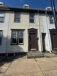 Building Photo - 138 S Penn St