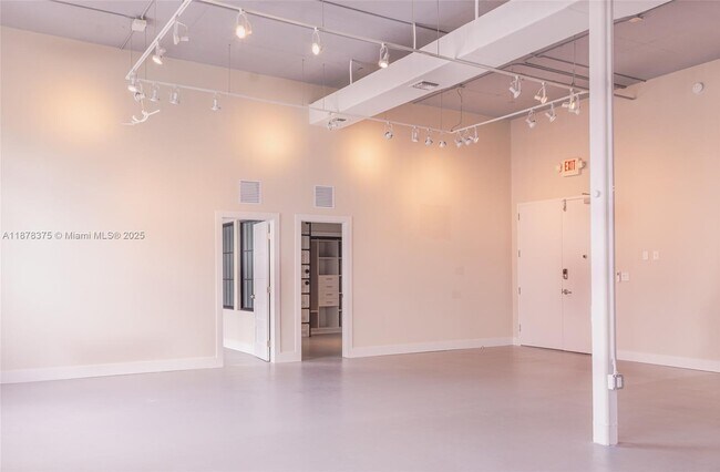 Building Photo - 250 NW 23rd St