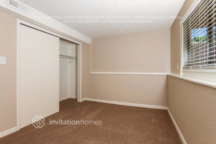 Building Photo - 15661 E Eldorado Dr