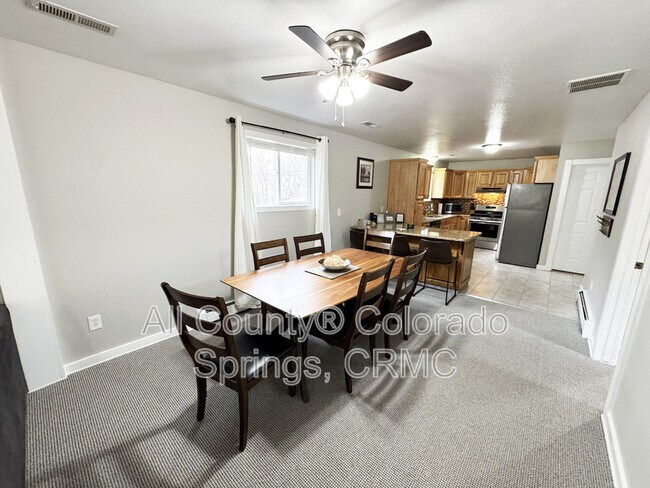 Building Photo - 2126 W Kiowa St