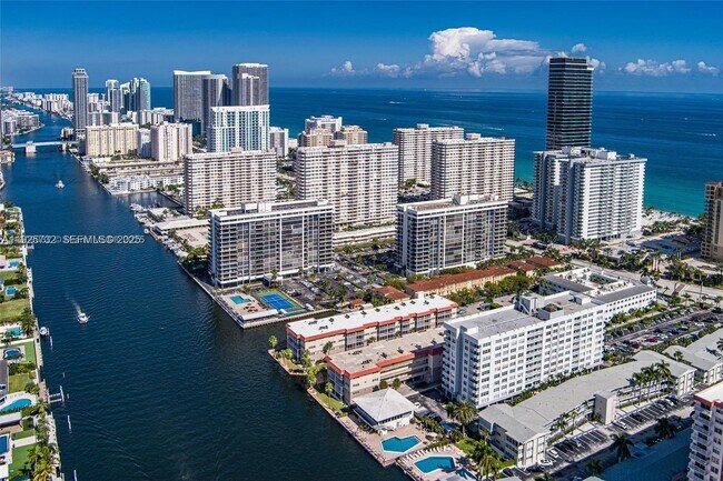 Building Photo - 2081 S Ocean Dr