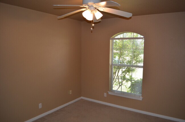 Building Photo - Fantastic 4BR/2BA in Highly Sought After Country Trails!