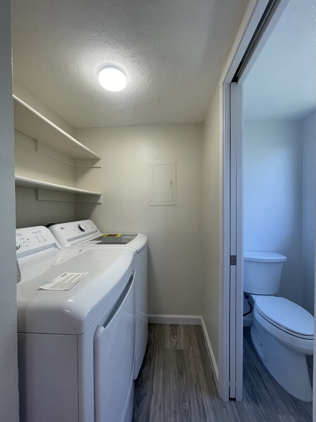 Building Photo - 861 Ala Lilikoi St