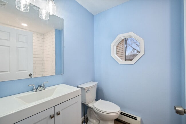 Building Photo - 1033 Bluff Ave E