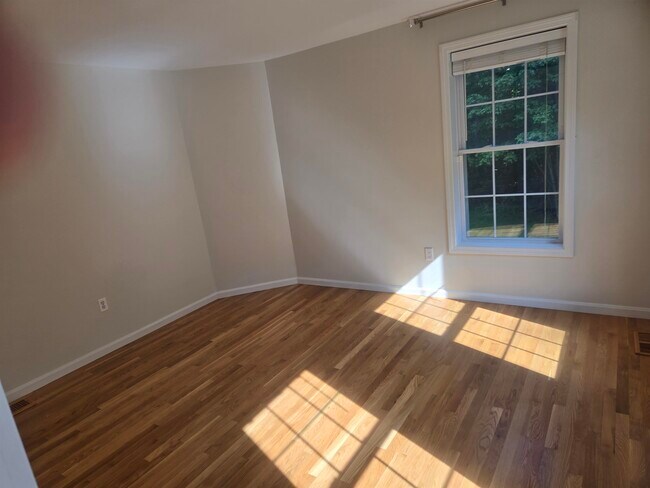 Building Photo - 32 Stowell Rd