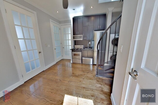 Primary Photo - 314 E 106th St
