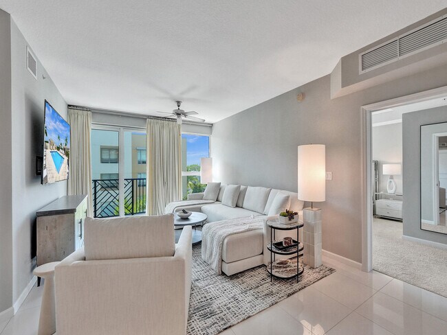 Building Photo - 225 NE 1st St