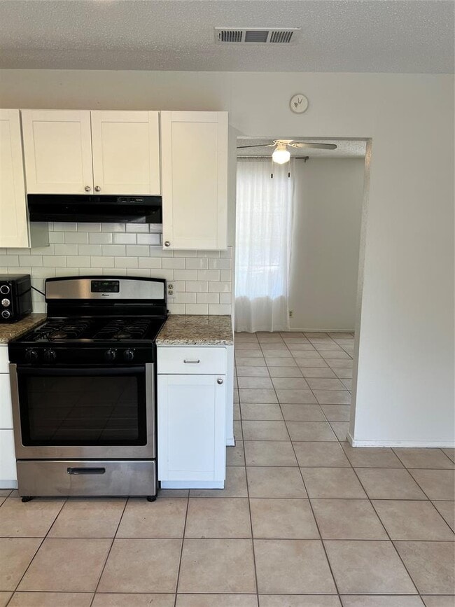 Building Photo - 8311 Hathaway Dr