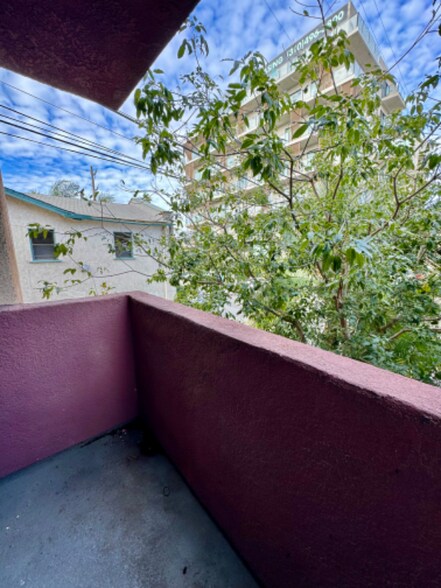 Building Photo - 3821 Mentone Ave