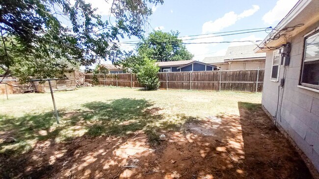 Building Photo - 2720 Colgate St