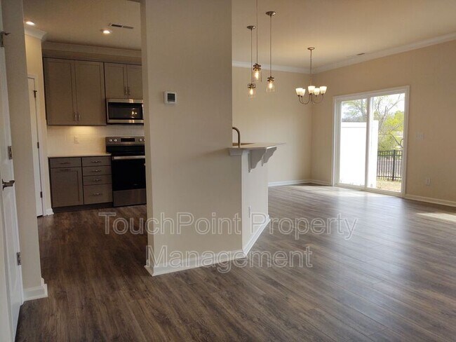 Building Photo - 23014 Clarabelle Dr