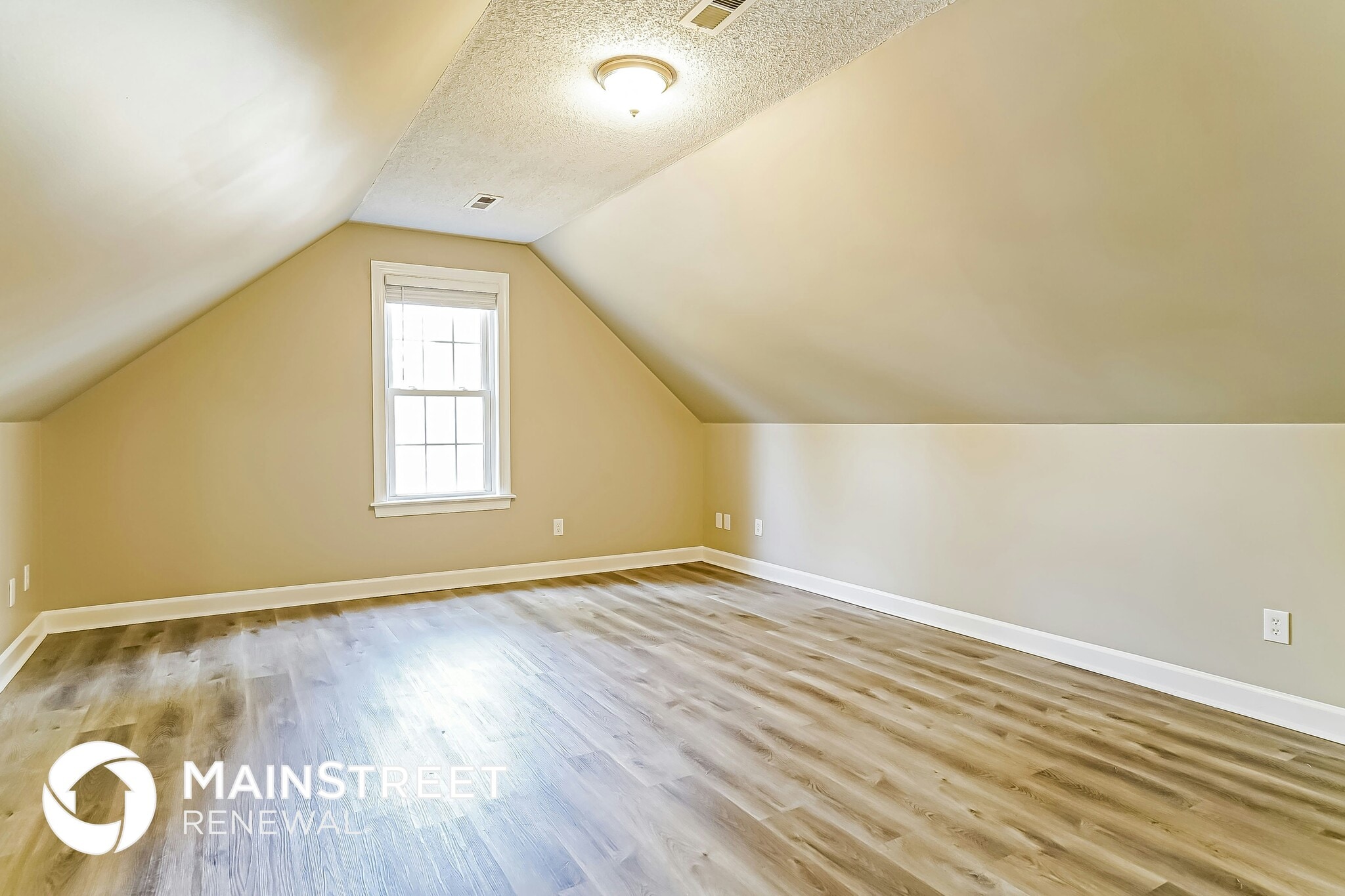 Building Photo - 1005 Strobus Ct