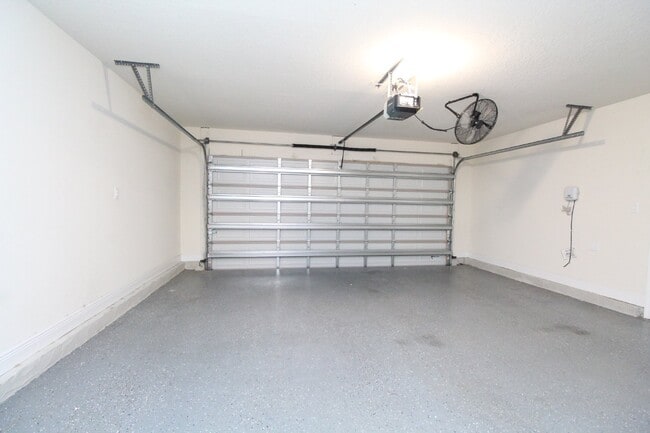 Building Photo - Ventura Estates Rental – 4 Bedrooms, 2 Bat...