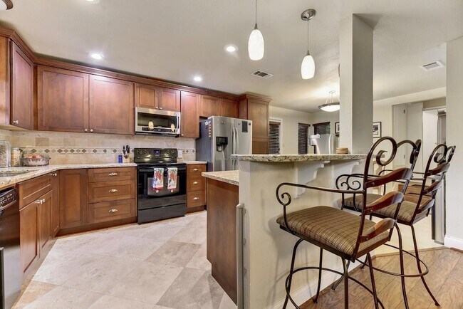 Building Photo - 11313 Menodora Dr