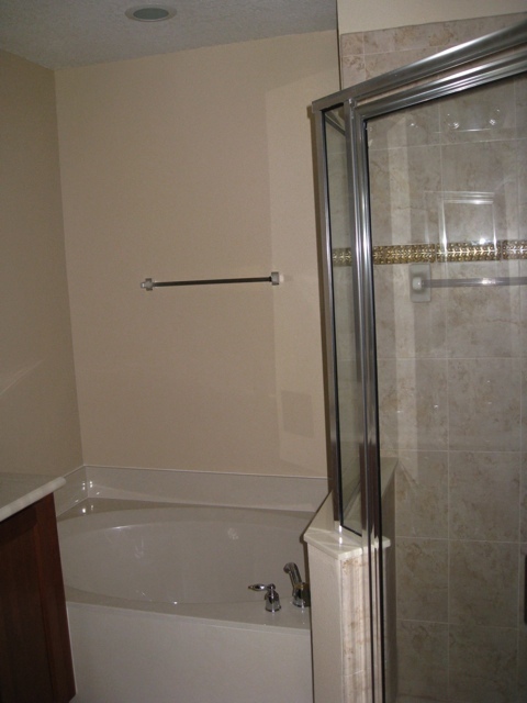 Building Photo - SPACIOUS 3 BEDS TOWNHOUSE CLOSE TO DOWNTOWN!!
