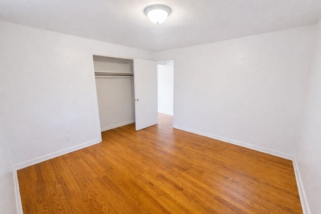 Building Photo - Charming 2-Bedroom Denver Apartment – Bright Living Space & Great Layout