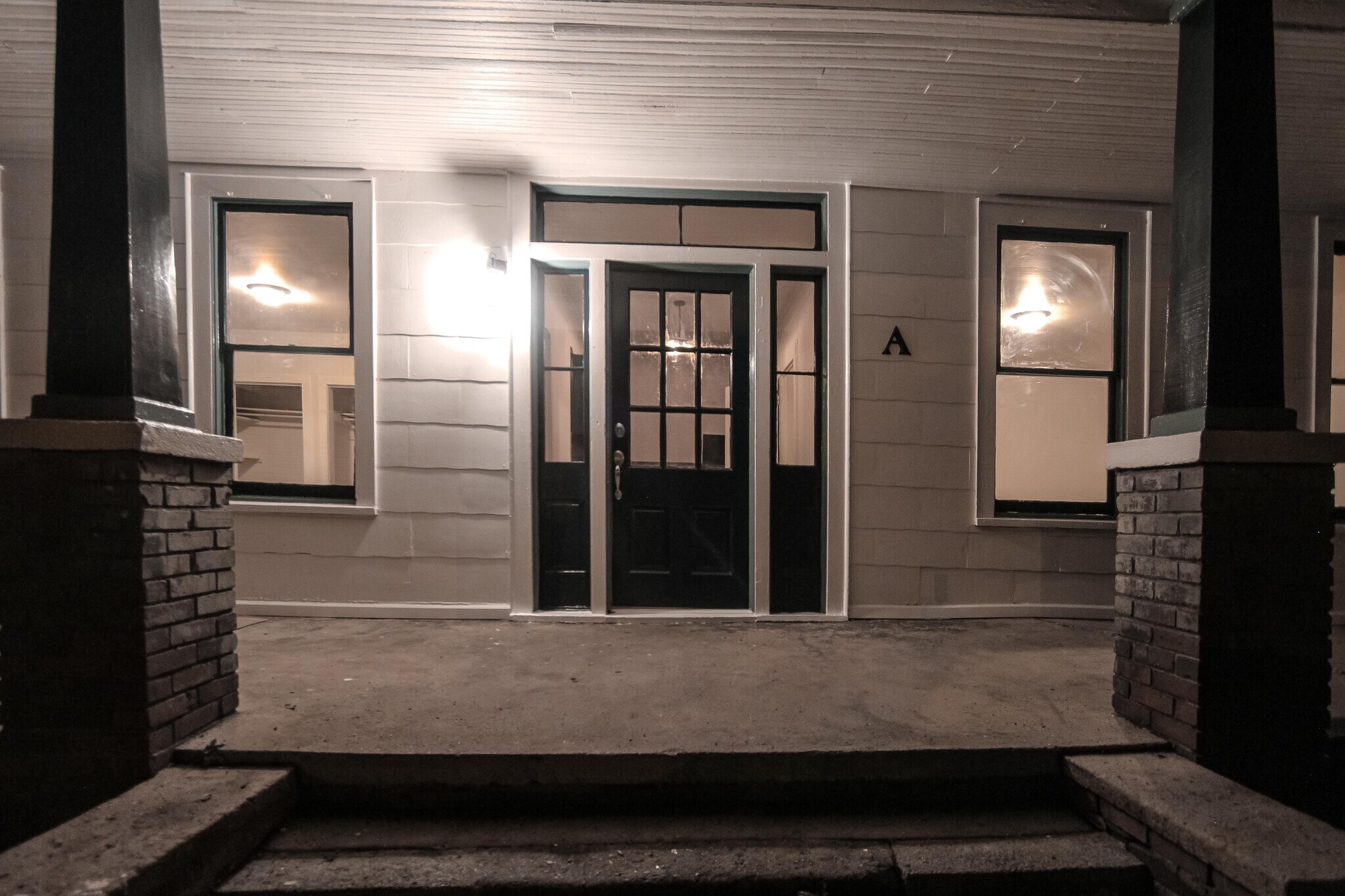 Building Photo - 537 Center St