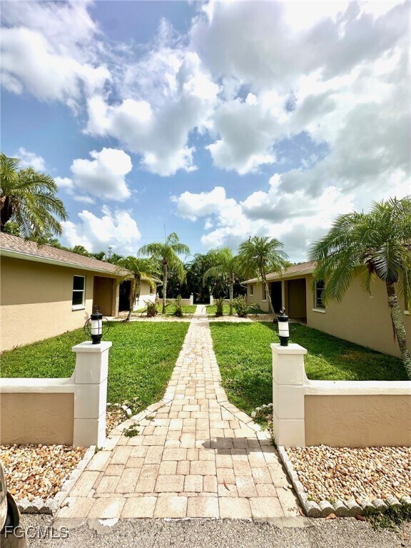 Primary Photo - 1102 SE 8th Terrace