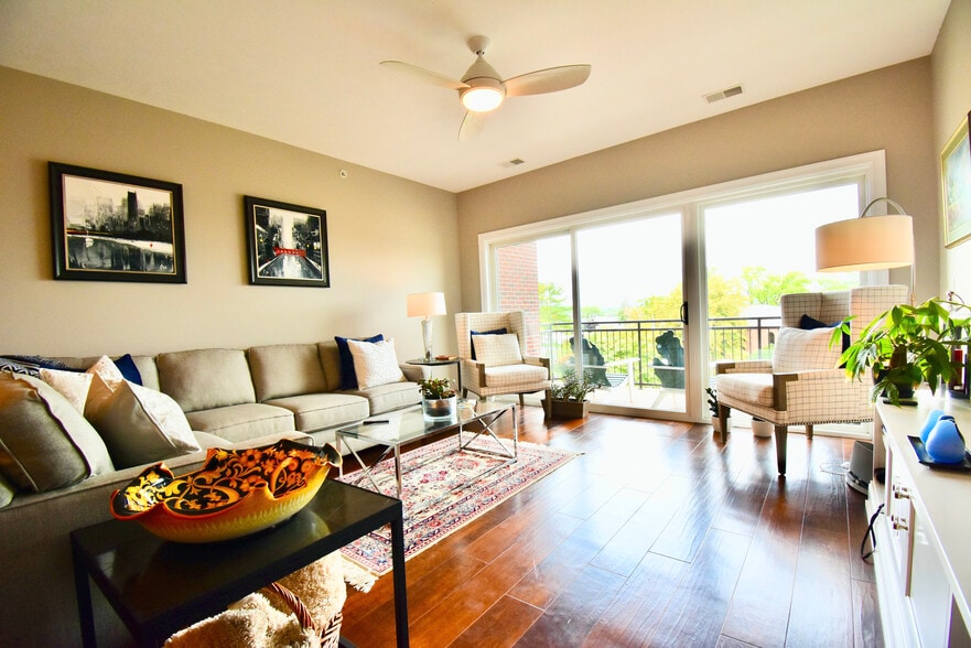 Living Room - 607 Randolph St