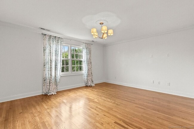 Building Photo - 14 Magellan Ln