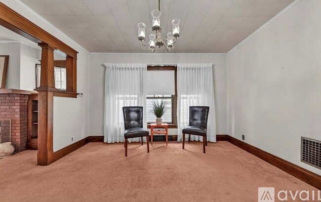 Building Photo - 20 Medford Pl