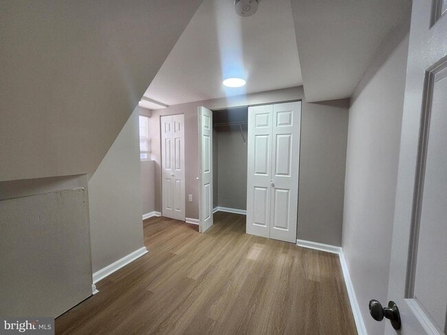 Building Photo - 1025 Kingsbury Rd