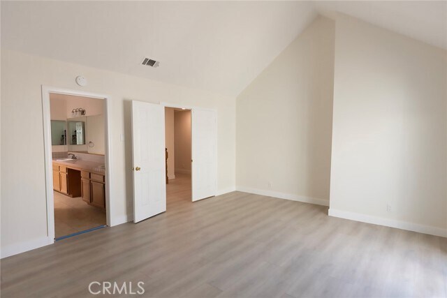 Building Photo - 2215 Marshallfield Ln
