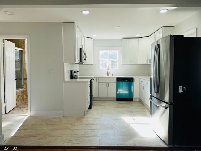 Building Photo - 79 Hawkins Ave