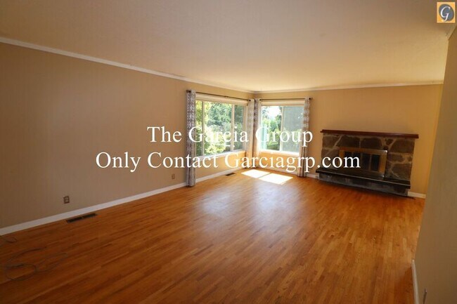 Building Photo - 7621 SW 25th Ave