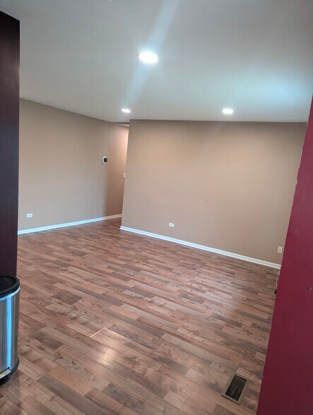 Building Photo - 335 Buckingham Cir
