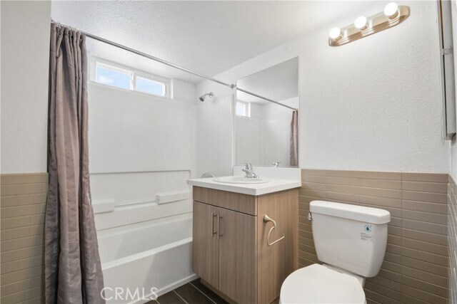 Building Photo - 112 N Primrose Ave