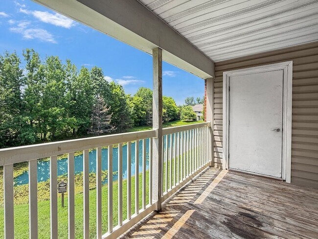 Building Photo - Grand Lakeside Escape: Spacious 3-Bedroom Retreat in Lakeshore Community