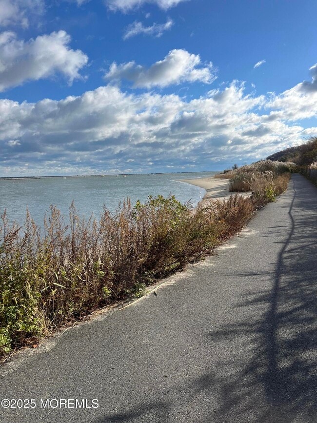 Building Photo - 203 Shore Dr