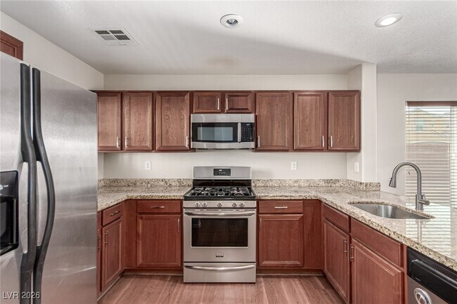 Building Photo - 9207 Onesto Ave