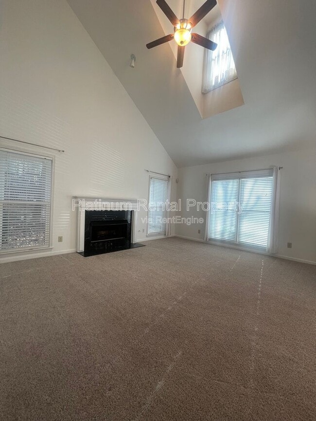 Building Photo - 940 Club Chase Ct