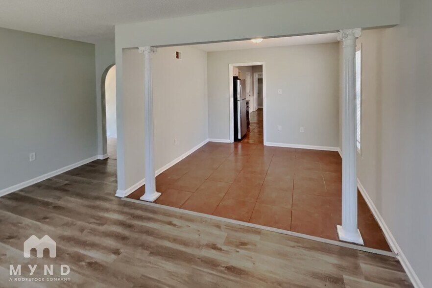 Building Photo - 2569 Richwood St