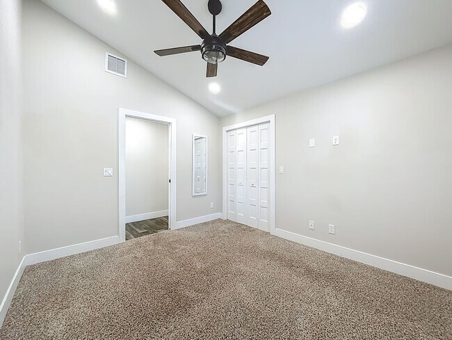 Building Photo - 389 S Central Ave