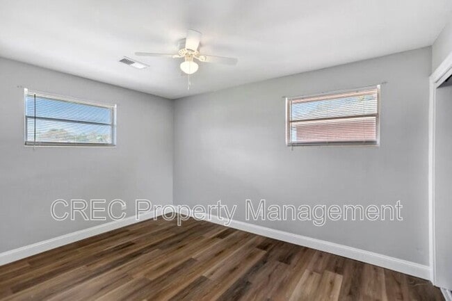 Building Photo - 1635 Memminger Ave