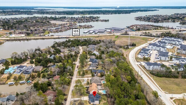 Building Photo - 245 E Blue Heron Dr