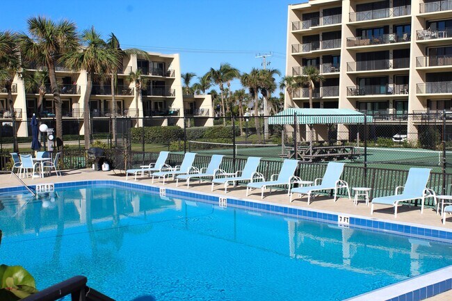 Building Photo - 3939 Ocean Dr