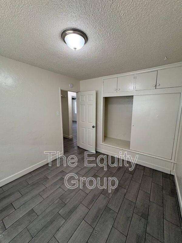 Building Photo - 340 S Blackstone St