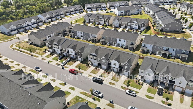 Building Photo - 6331 Andante Ave