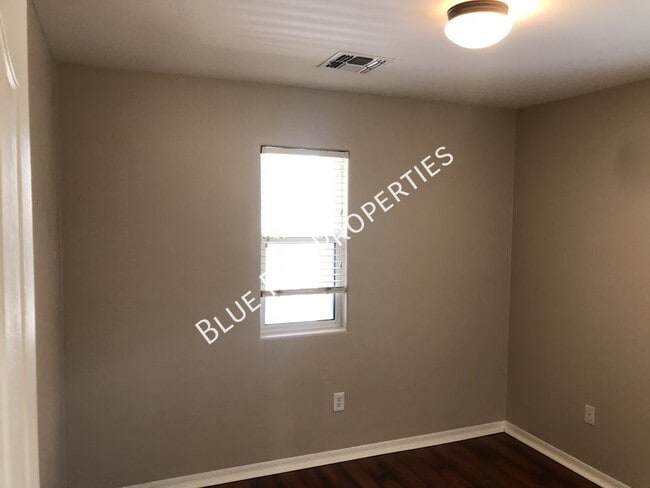 Building Photo - 4810 E Orchard Grass Dr