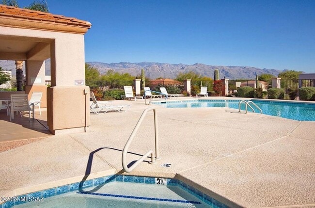 Building Photo - $1,000 OFF MOVE-IN – Sabino Canyon Area | Foothills Living | 3BR Home